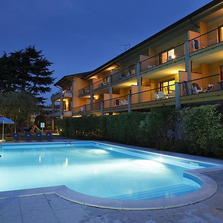 Residence Spiaggia D'Oro Desenzano del Garda Exterior foto